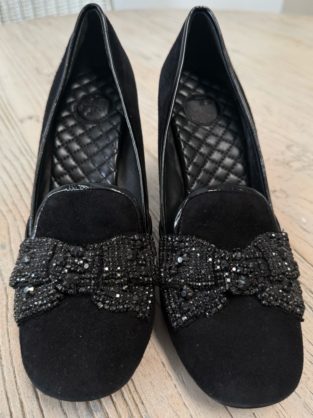 Tory Burch Carissa Embellished Bow Black Suede Pumps Heels 8.5M - Picture 6 of 11